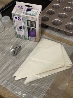Piping Bags And Tips For Decoration 