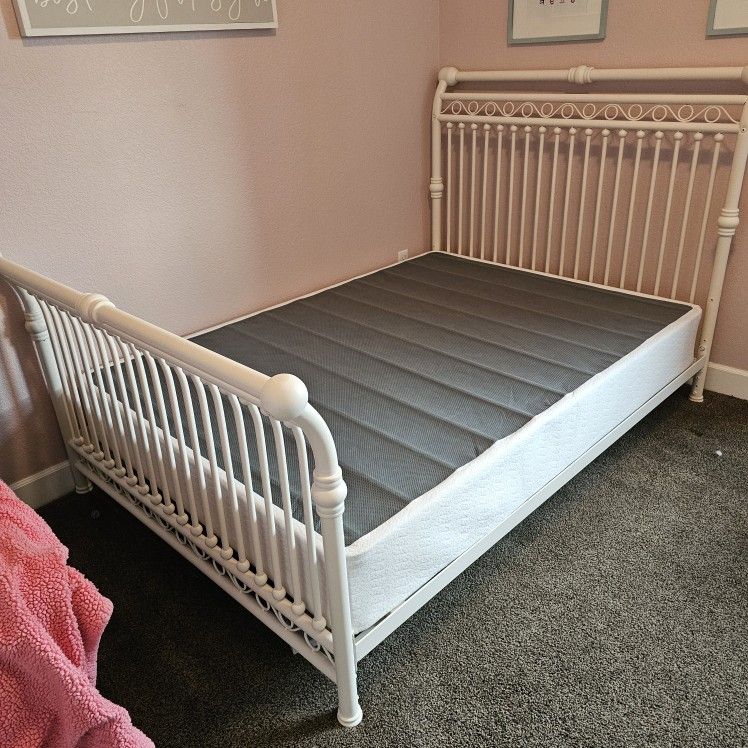 Crib to Full Size Convertible Bed