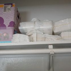 Newborn And Size 1 Pampers