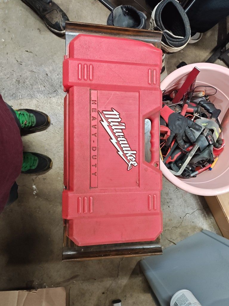 MILWAUKEE SAWZALL