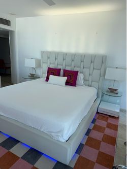 King Size Bed with nightstands