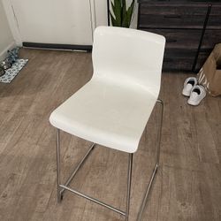 Bar stool white