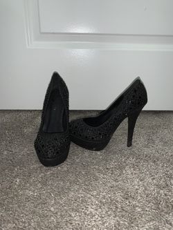 black stoned heels