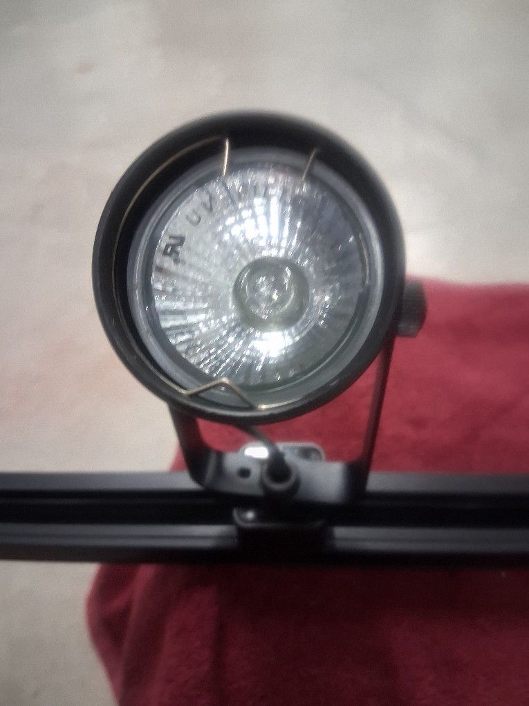 NEW "NUVO" TRACK LIGHTING CEILING FIXTURE, GREAT FOR OFFICE OR BEHIND A BAR, GREAT WELL BUILT BRIGHT LIGHT FOR THE PRICE!!!