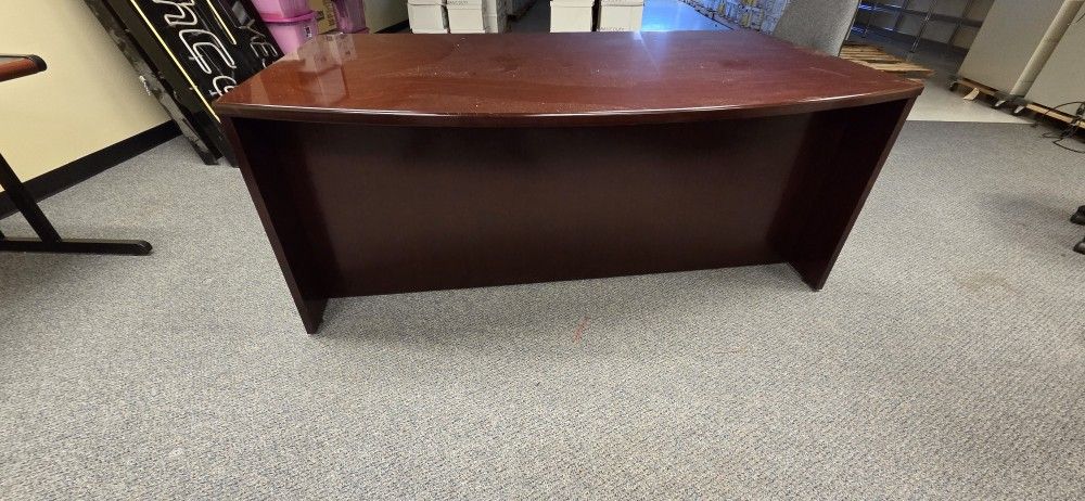 Executive Office Desk – Solid, Heavy, Only $1