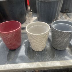 3 small ceramic pots
