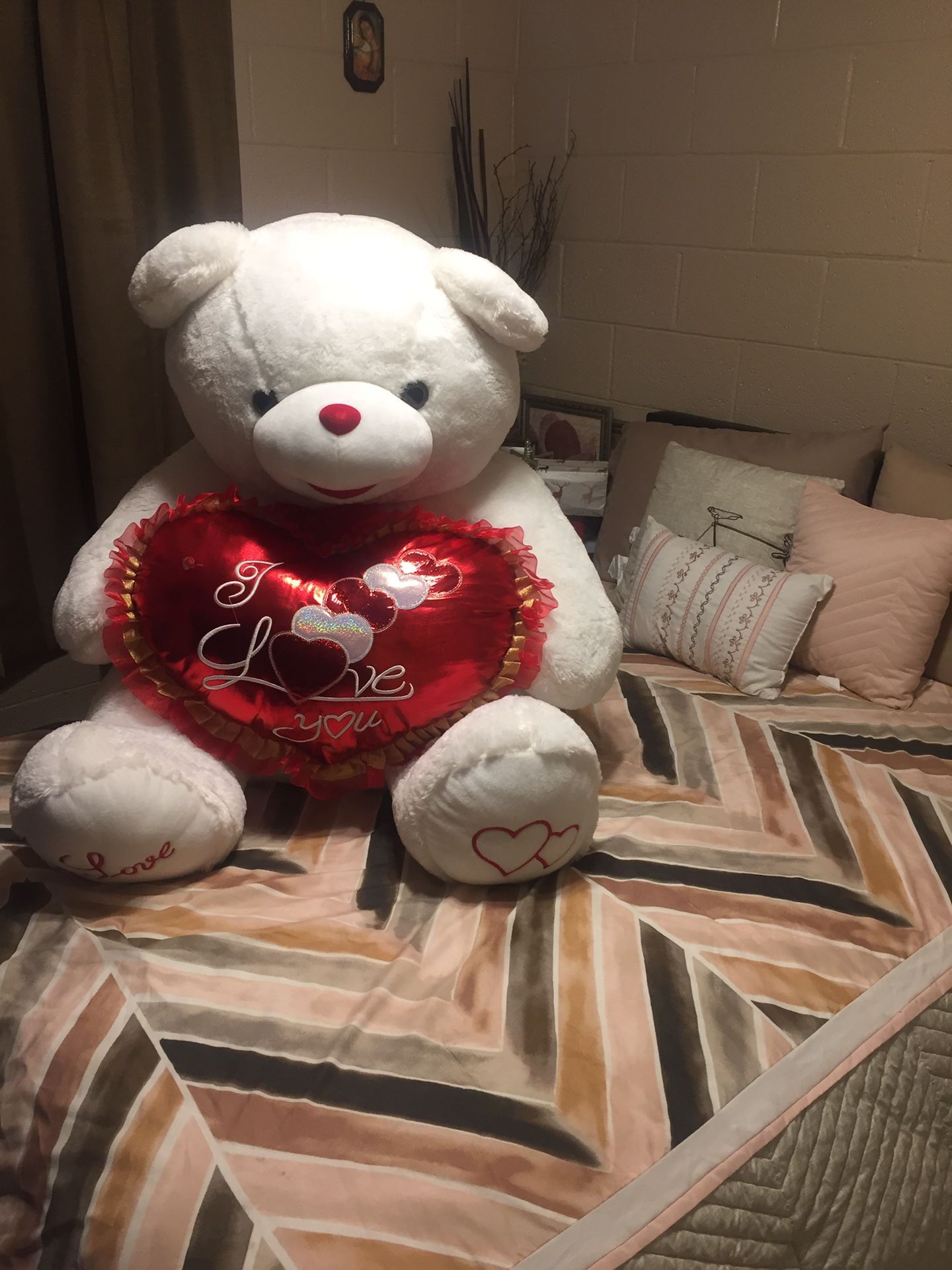 Giant teddy bear with heart
