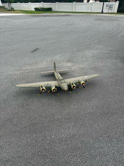 VTG B-17 Flying Fortress “Memphis Belle” Foam Model