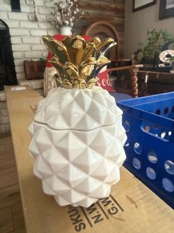 Pineapple cookie jar