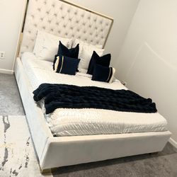 Queen Size Velvet Bed With Mattress