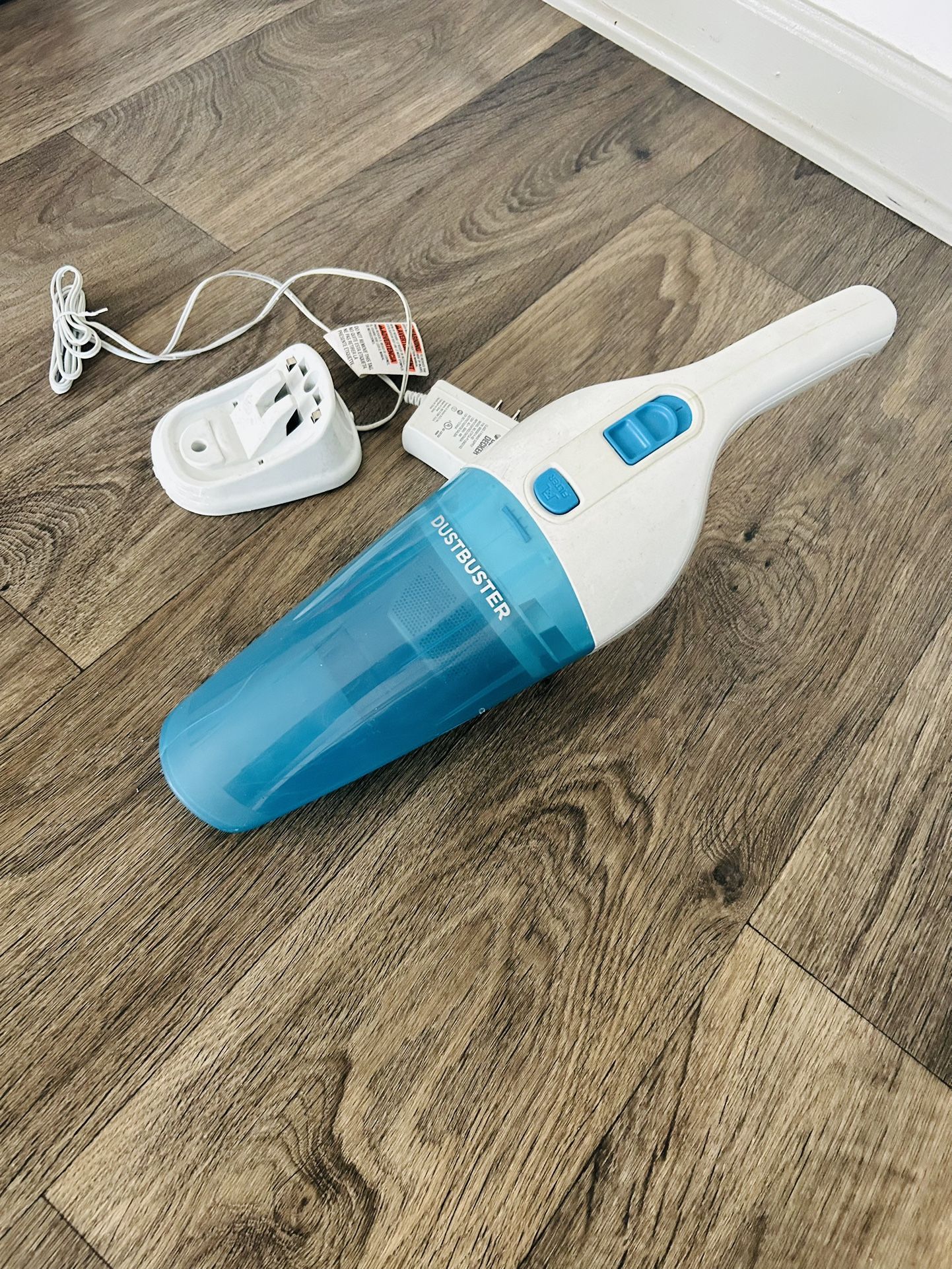 cordless handheld vacuum cleaner