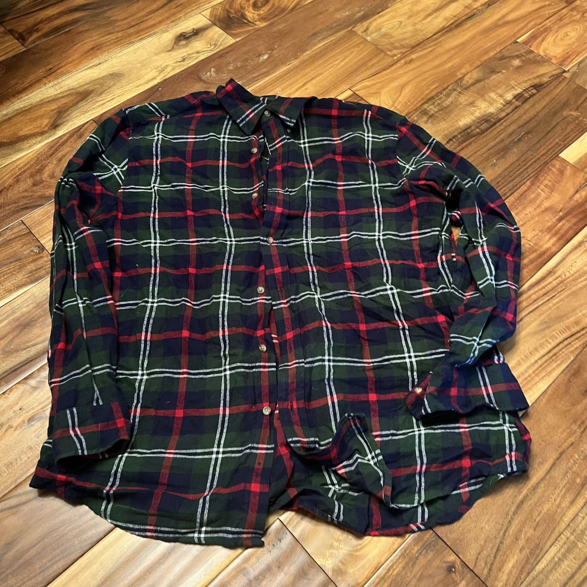 Men’s plaid button up shirt. Chaps brand. Size 2xl