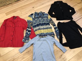 Bundle: Women shirts size S-M