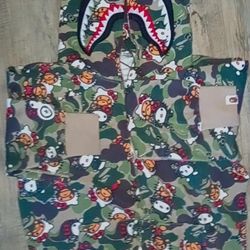 Hello Kitty × Bathing Ape ( S ) Brand New 