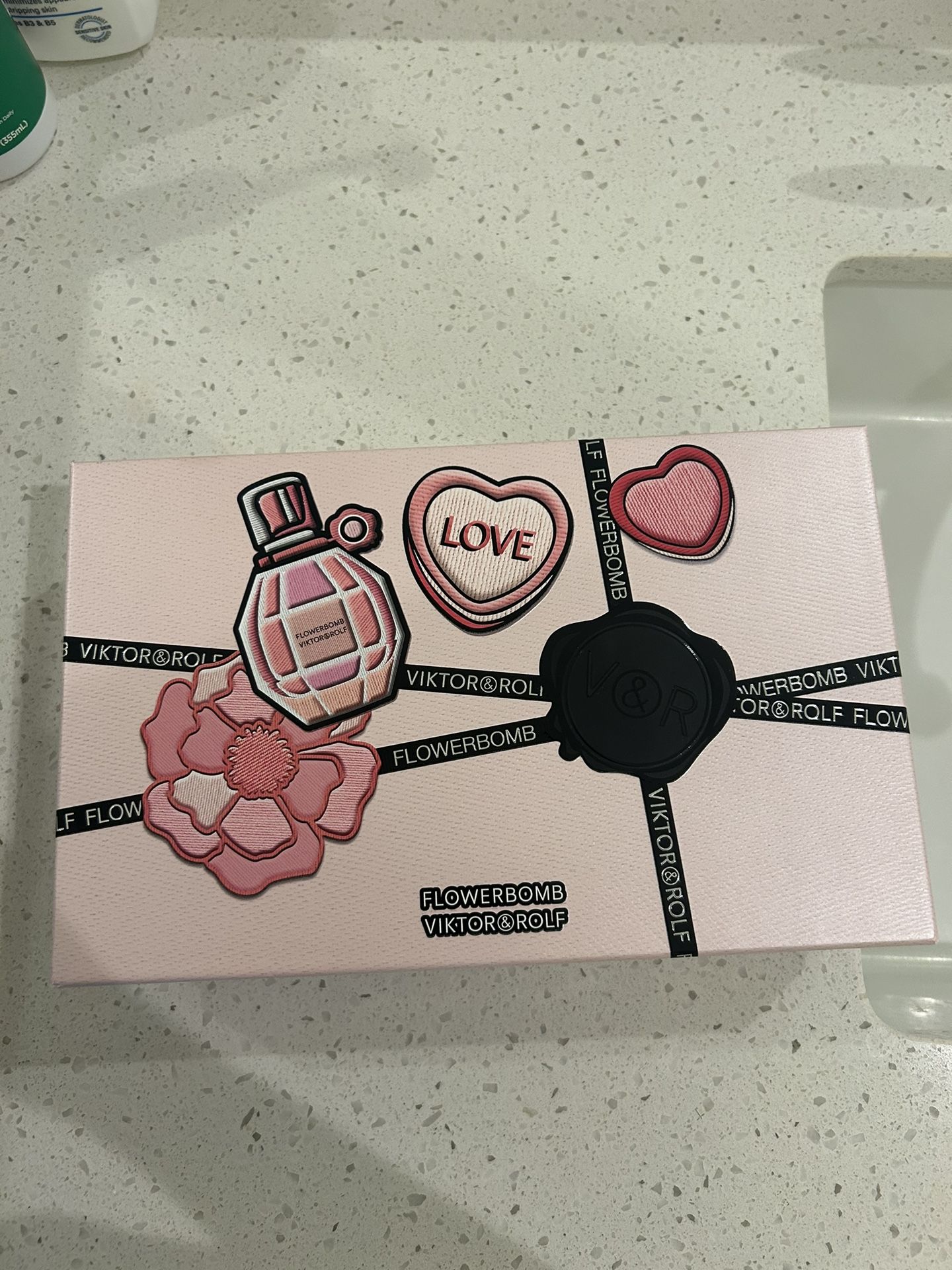 Victor and Rolf Perfume Set
