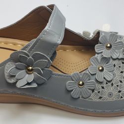 Women Clogs Blue Size 7.5