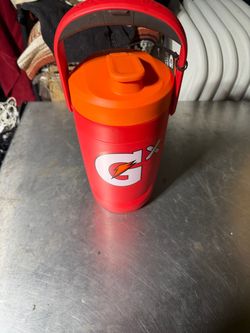 Gatorade Gx Performance Jug, 64oz, Leakproof, Non Slip Grip, Great for Athletes, Red