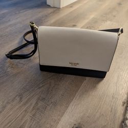 Kate Spade Purse In Excellent Condition 