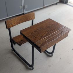 Child'Vintage School Deak