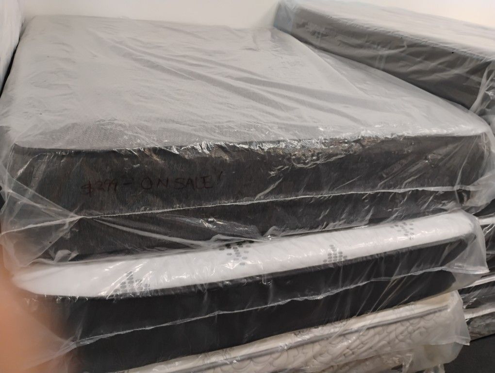 Medium Firm Regular Queen Mattresses