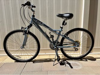 GT Timberline Comfort Hybrid/Fitness Bike – Excellent Condition – Ready to Ride