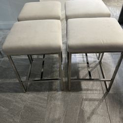 Barstools 24in White With Chrome Legs