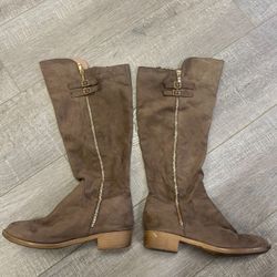 Women’s Boots Size 9