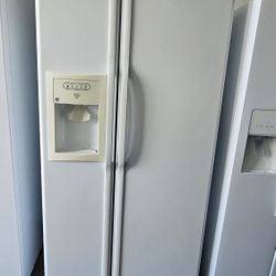 GE REFRIGERATOR 33"