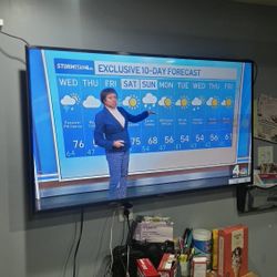 Sansung Smart Tv 4k 55 Inch Exelent Condition With Remote Control And Power Cord 