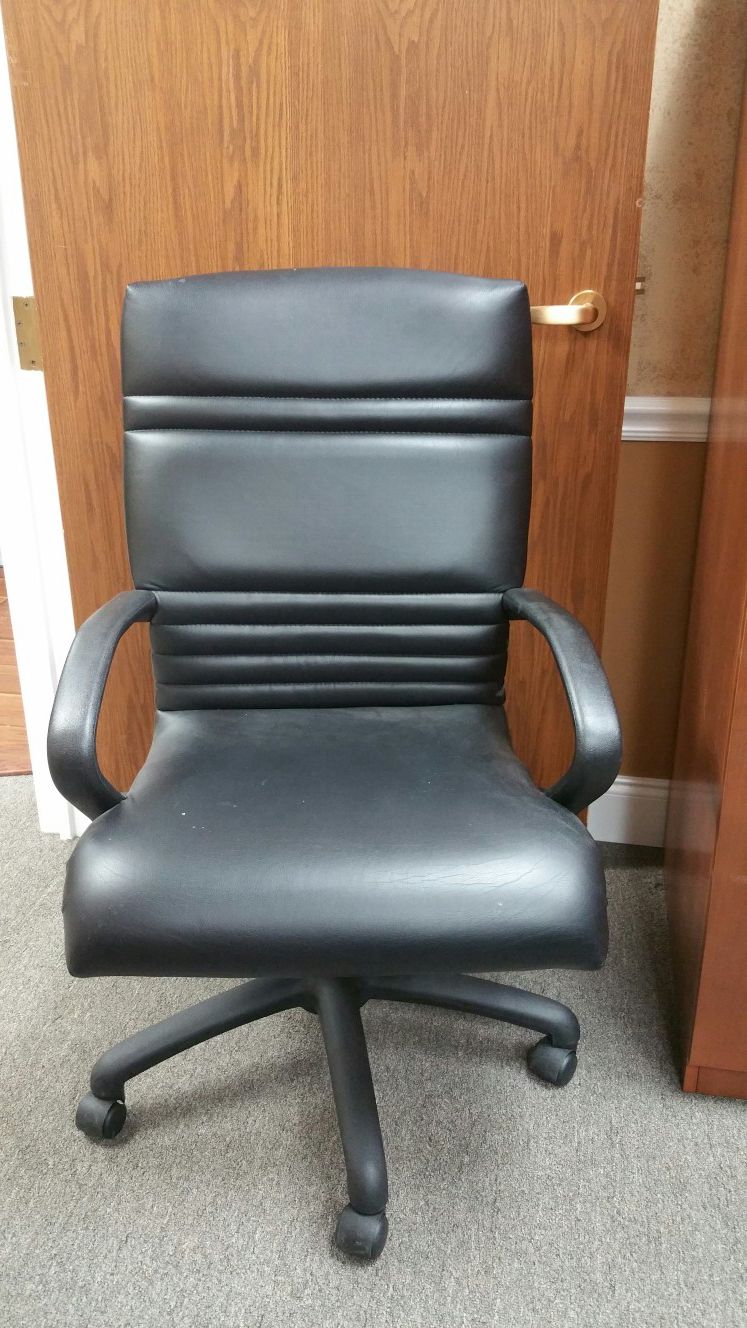 Black office chair - leather - sharp