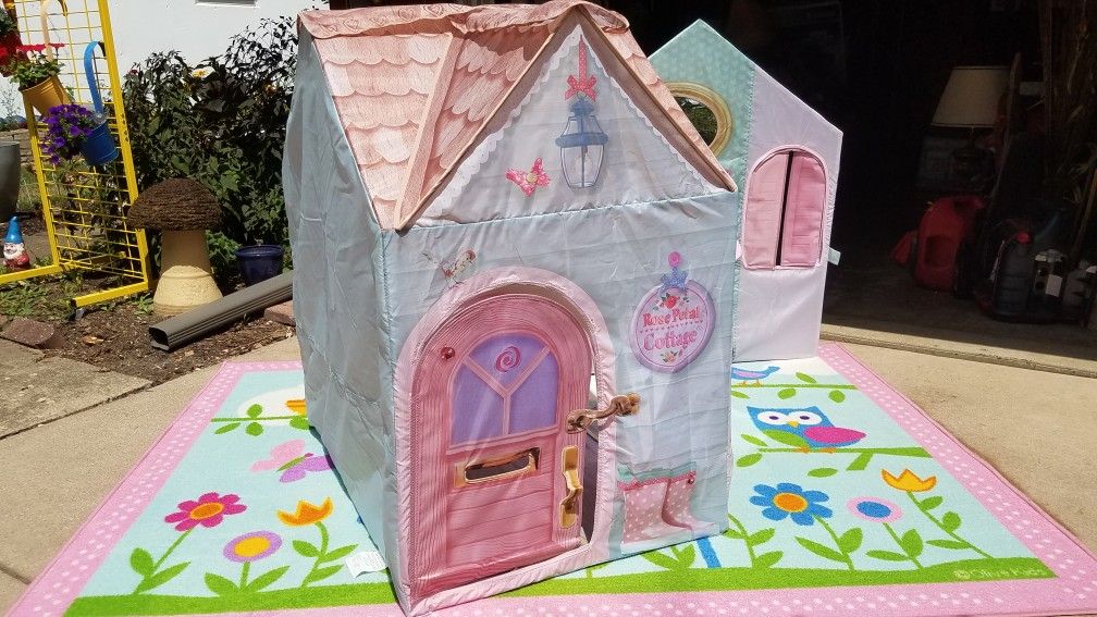 ADORABLE KIDS PLAY COTTAGE