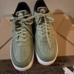 Nike  AF1 Low 07 Lva Double Swoosh Olive Green  Gold Size 12