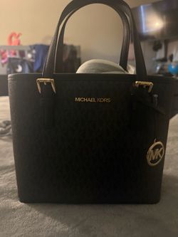 Michael Kors handbag signature