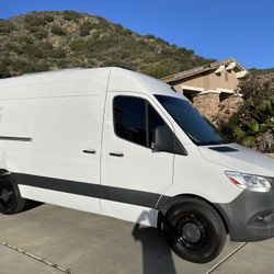 2023 2500 High Roof Sprinter Camper Van 16,000 Miles