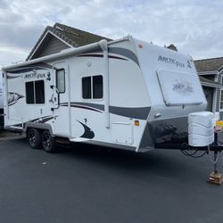 2011 22ft Northwood Arctic Fox 22CQ RV  Camp Trailer 