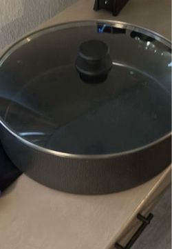 Large Nonstick Sauté Pan with Glass Lid