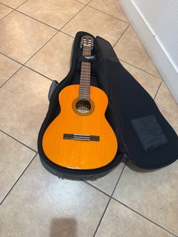 New guitar Yamaha !! With case