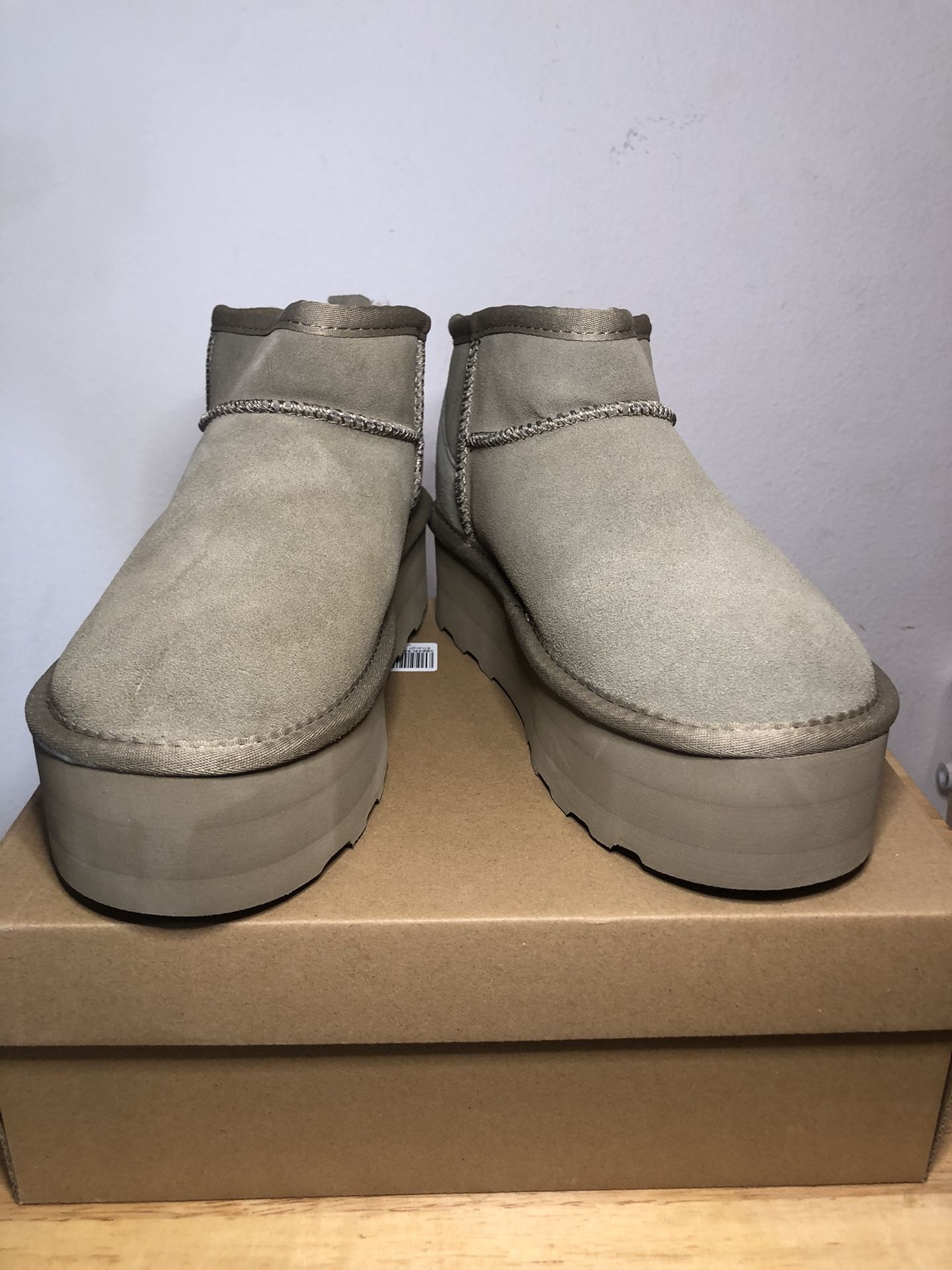 Women's Ultra Mini Platform Fashion Boot Classic Short Ankle Boot Cloud Warm Fur Lined Snow Boots