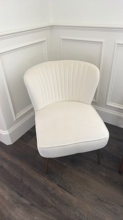 Cream velvet accent chair