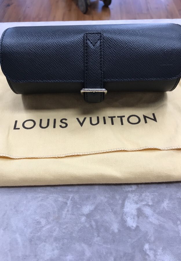 Louis Vuitton wallet, First copy Replica Watches