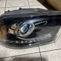 Dodge Ram 2018 1500 Right Side Headlight