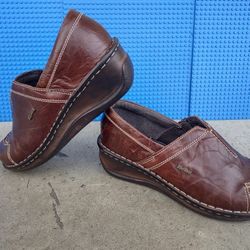 Josef Seibel Size 38 Size 7/7.5 Womens Brown Leather Clogs Shoes Hungary Zipper
