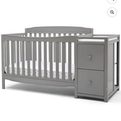 Baby Crib / Toddler Bed 