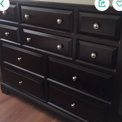 DRESSER