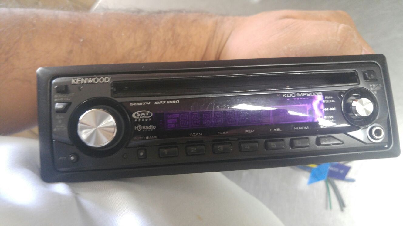 Kwnwood car stereo kdc-mp2035 new