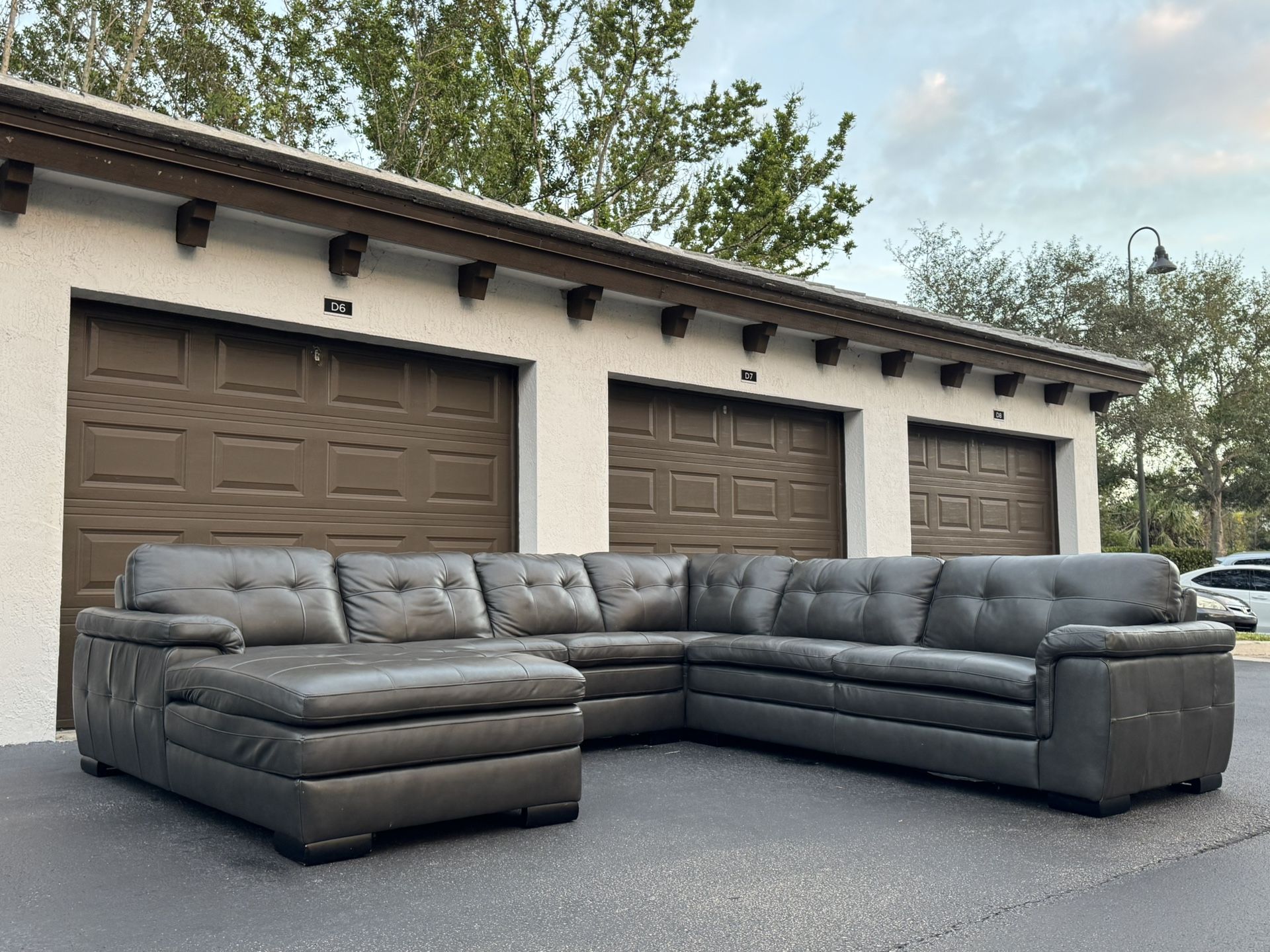 🛋️ Couch/Sofa Sectional - Leather - Macy’s - Delivery Available 🚛