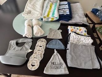 Newborn bundle!! (Most items are new)