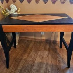 Table/ Desk