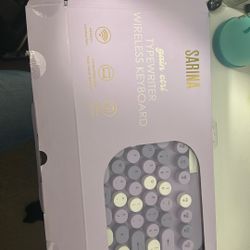 Typewriter Wireless Keyboard