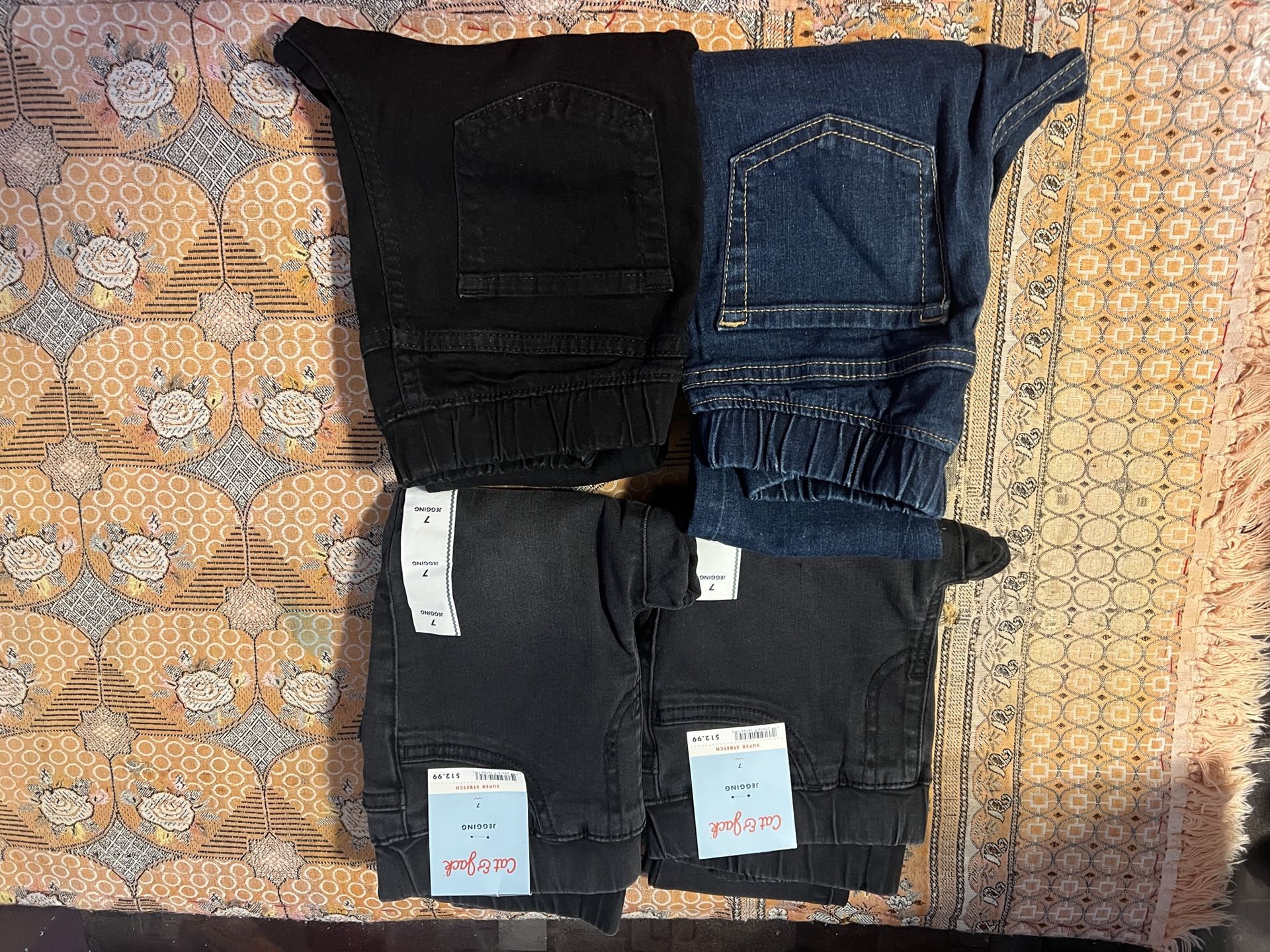 New Cat and Jack girls jagging supper stretchy size 7